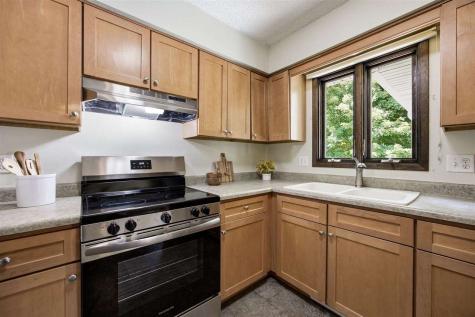 934 Sandusky Drive Iowa City IA 52245