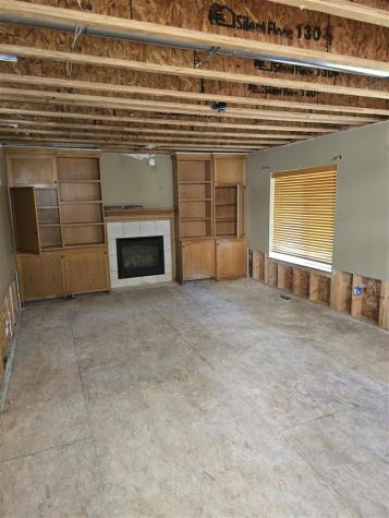 2043 Timber Lane Coralville IA 52241