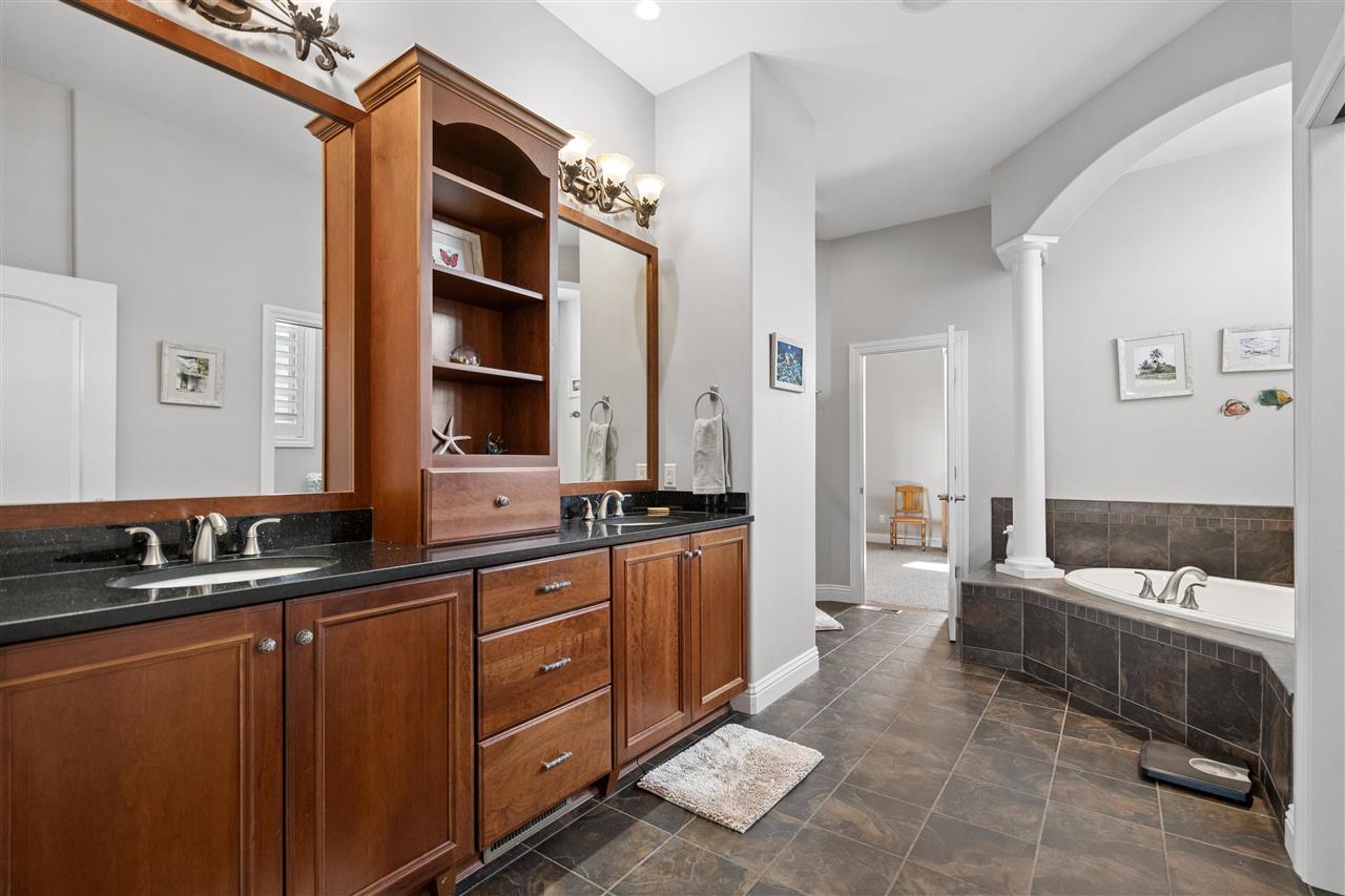604 Majestic Oak Ridge Solon IA 52333