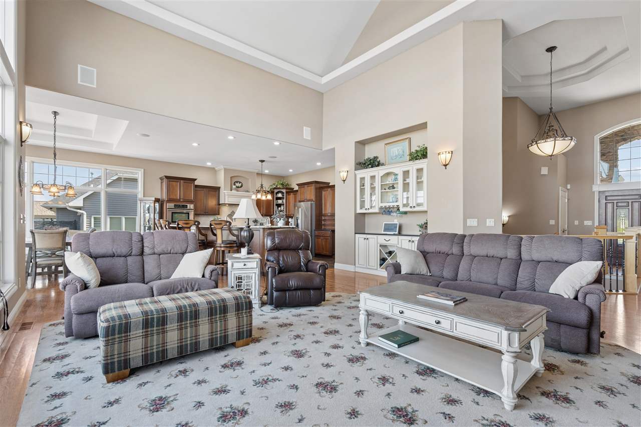 604 Majestic Oak Ridge Solon IA 52333