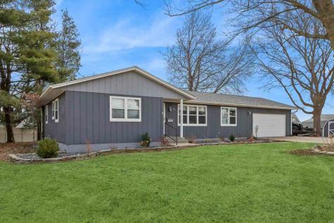 39 Greenview Drive West Branch IA 52358