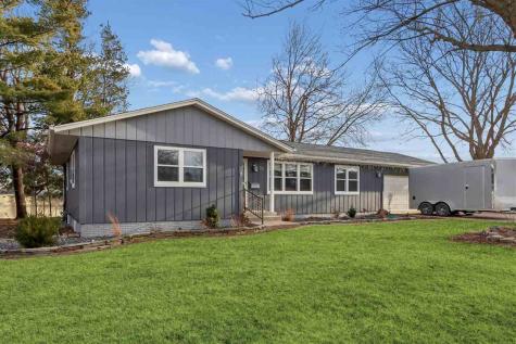 39 Greenview Drive West Branch IA 52358