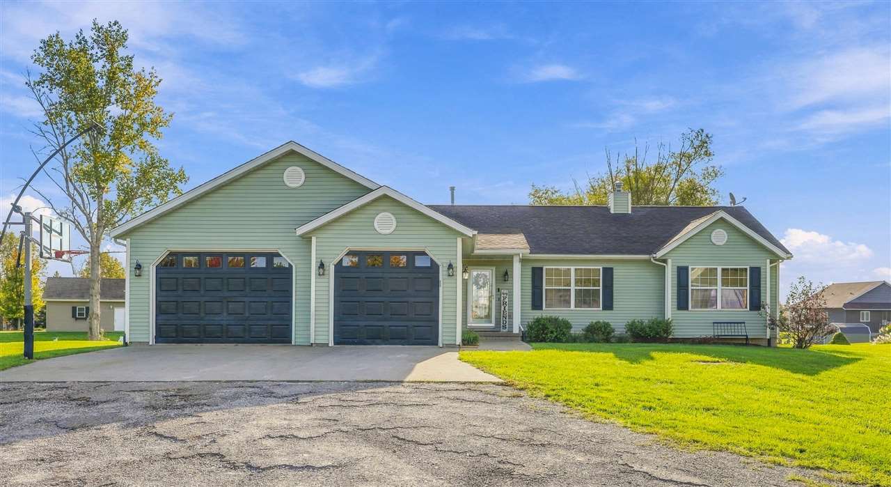 2166 Stewart Drive Washington IA 52353
