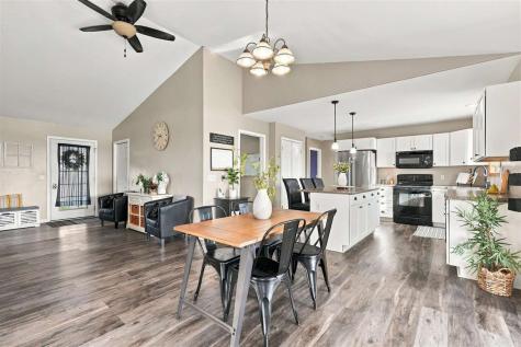 2166 Stewart Drive Washington IA 52353