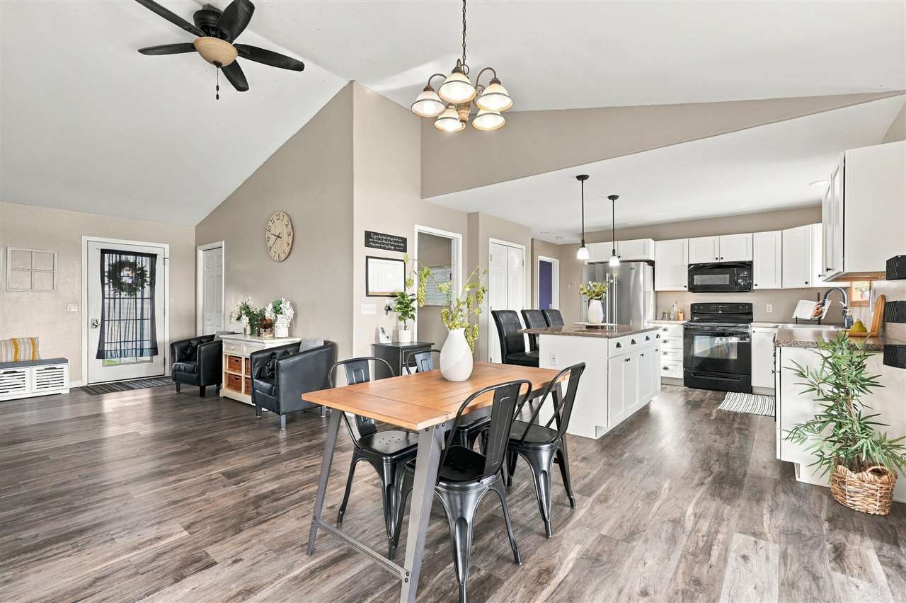2166 Stewart Drive Washington IA 52353