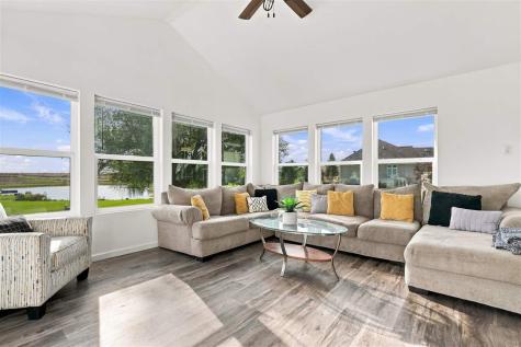 2166 Stewart Drive Washington IA 52353