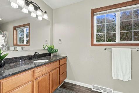 2166 Stewart Drive Washington IA 52353