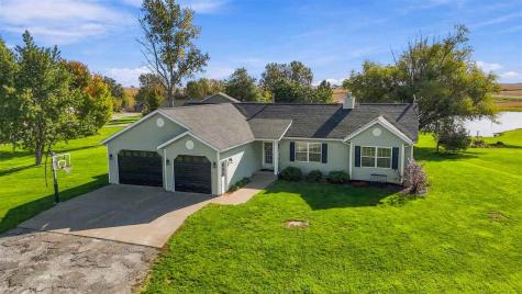 2166 Stewart Drive Washington IA 52353