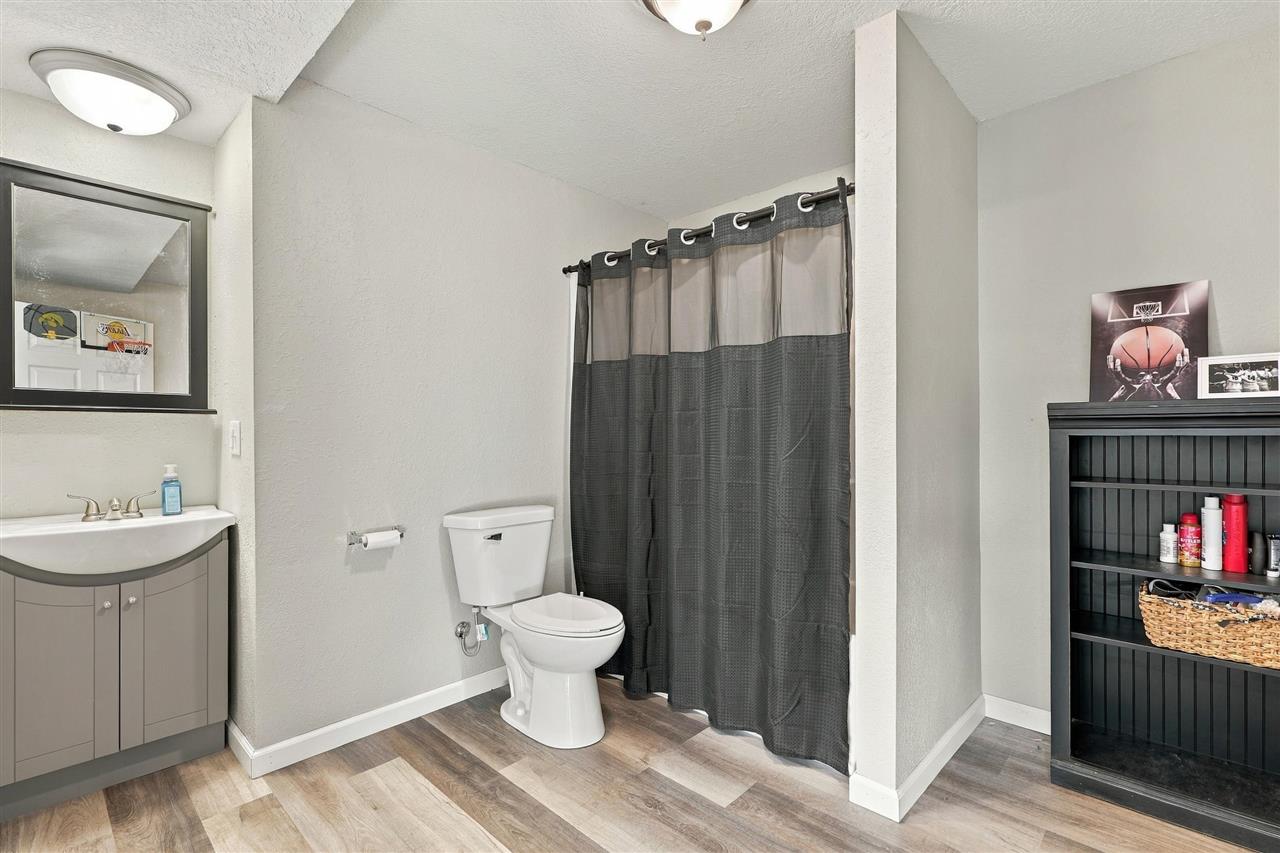 2166 Stewart Drive Washington IA 52353