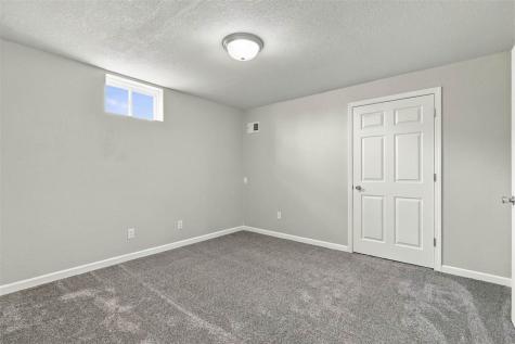 2166 Stewart Drive Washington IA 52353