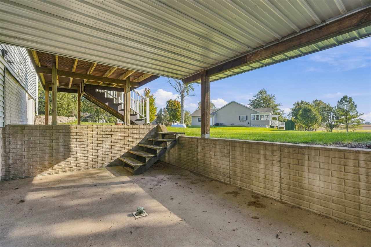 2166 Stewart Drive Washington IA 52353