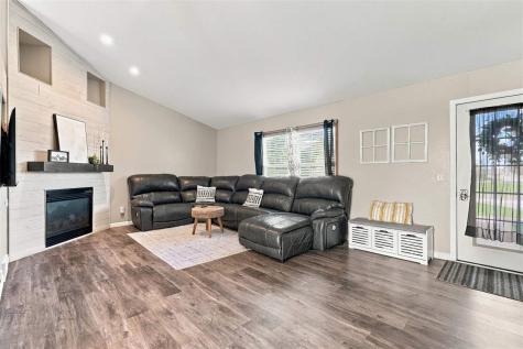 2166 Stewart Drive Washington IA 52353