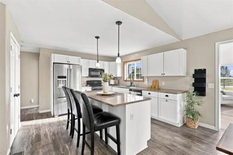 2166 Stewart Drive Washington IA 52353