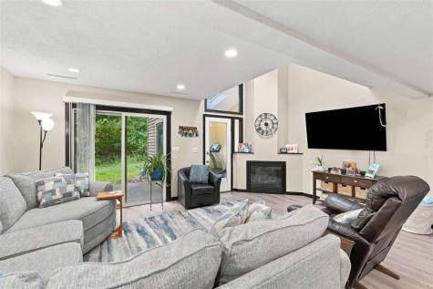 1726 Lynncrest Drive Coralville IA 52241