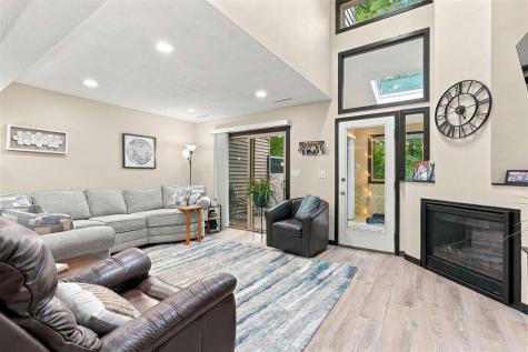 1726 Lynncrest Drive Coralville IA 52241