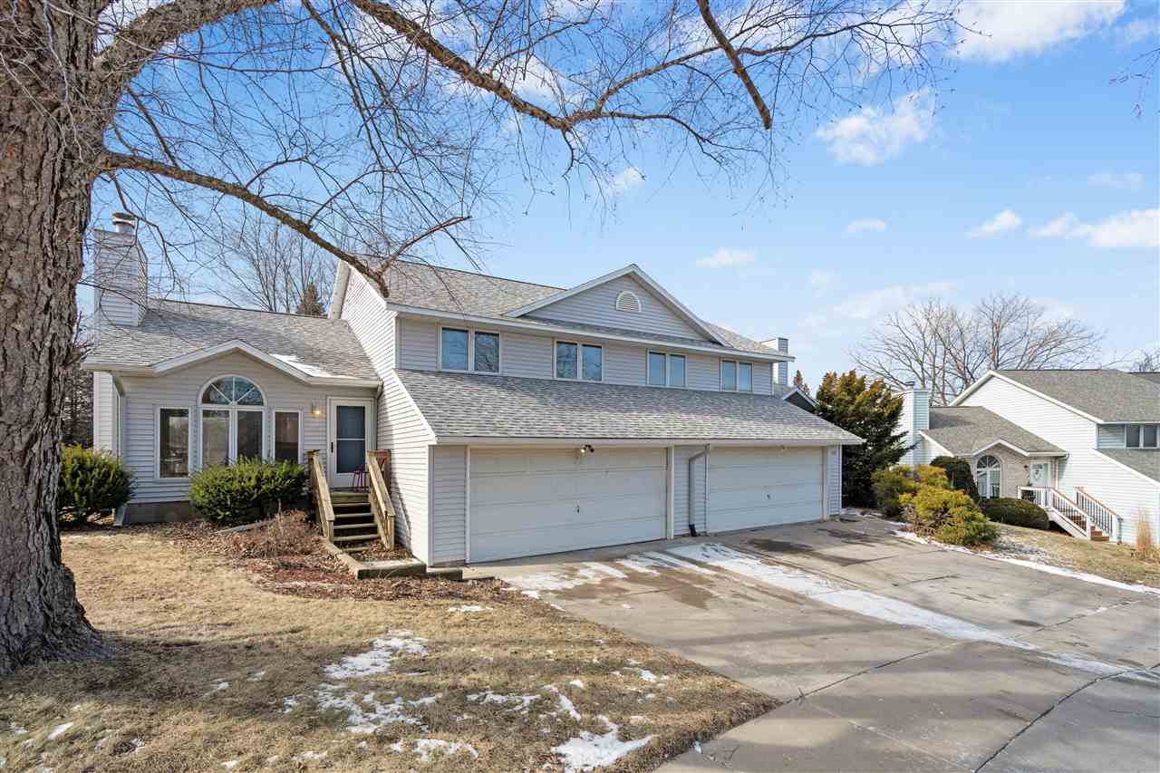 1627 Gryn Drive Iowa City IA 52246