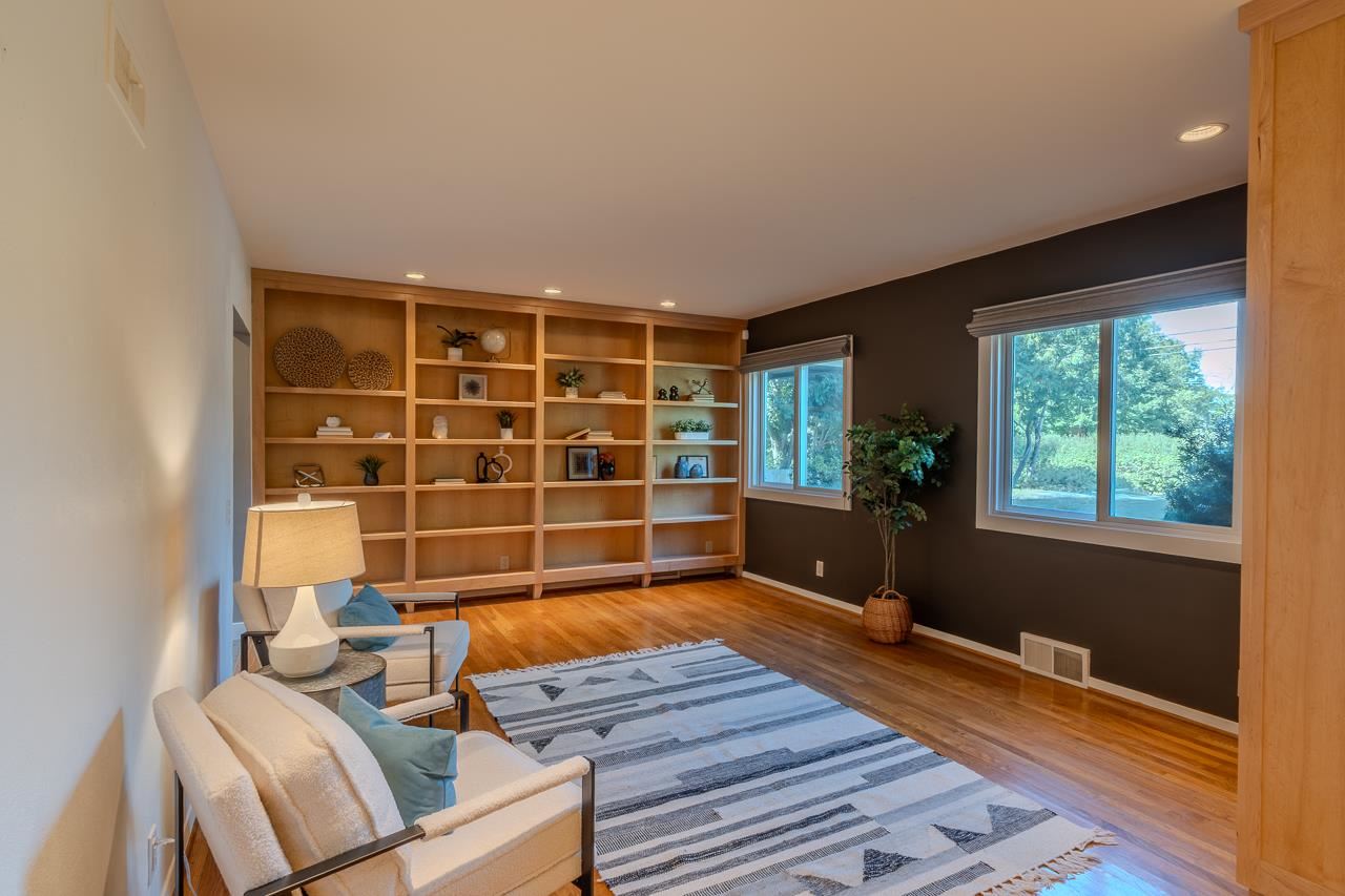 519 W Park Road Iowa City IA 52246