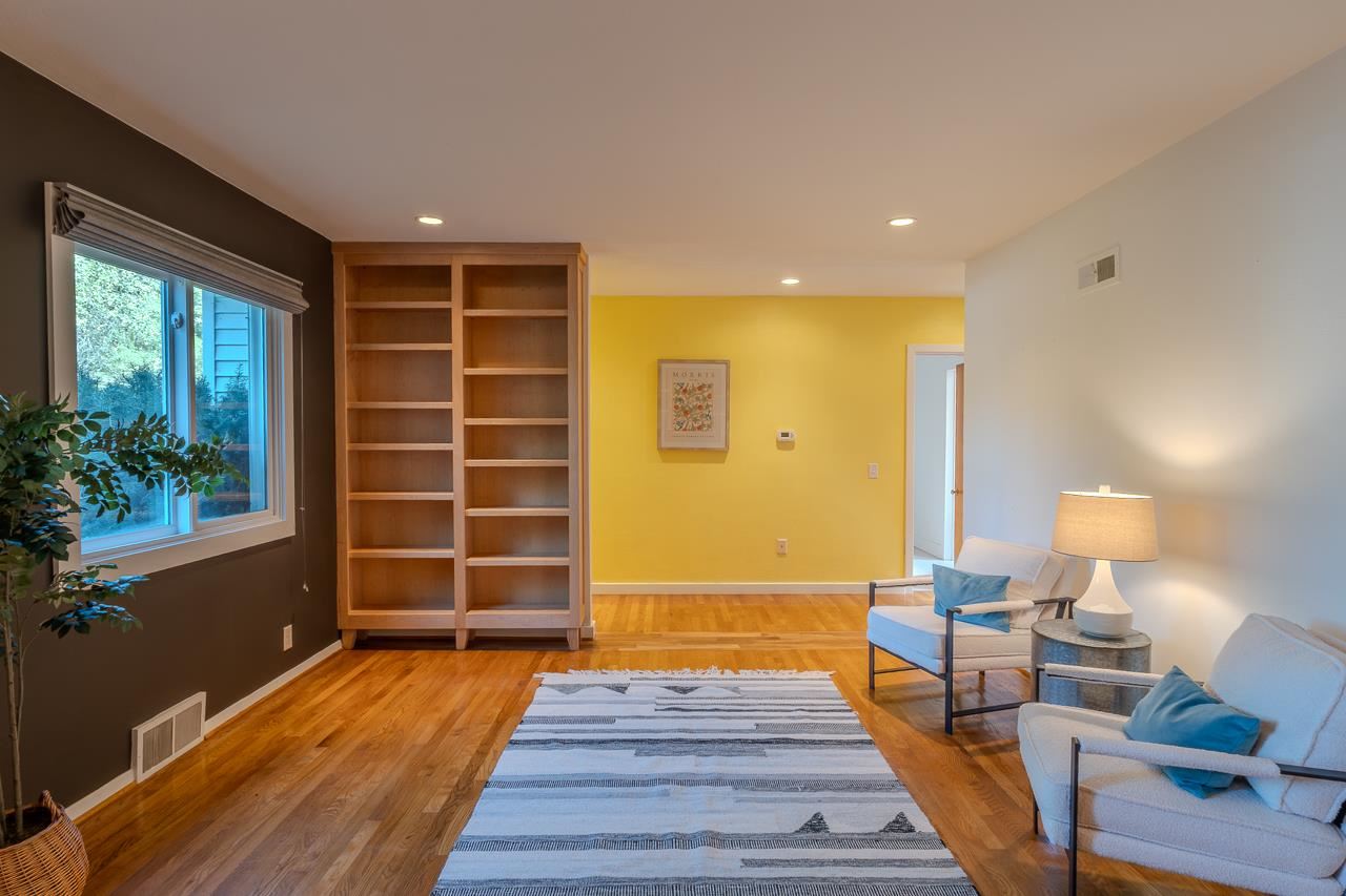 519 W Park Road Iowa City IA 52246