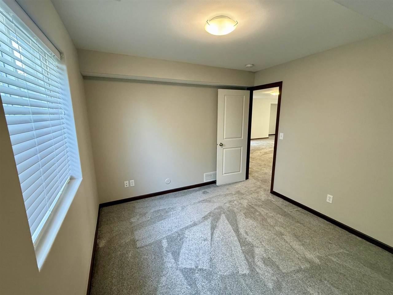 1864 Mackinaw Drive Iowa City IA 52245