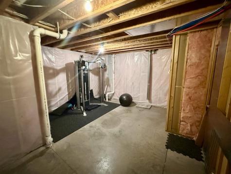 1864 Mackinaw Drive Iowa City IA 52245