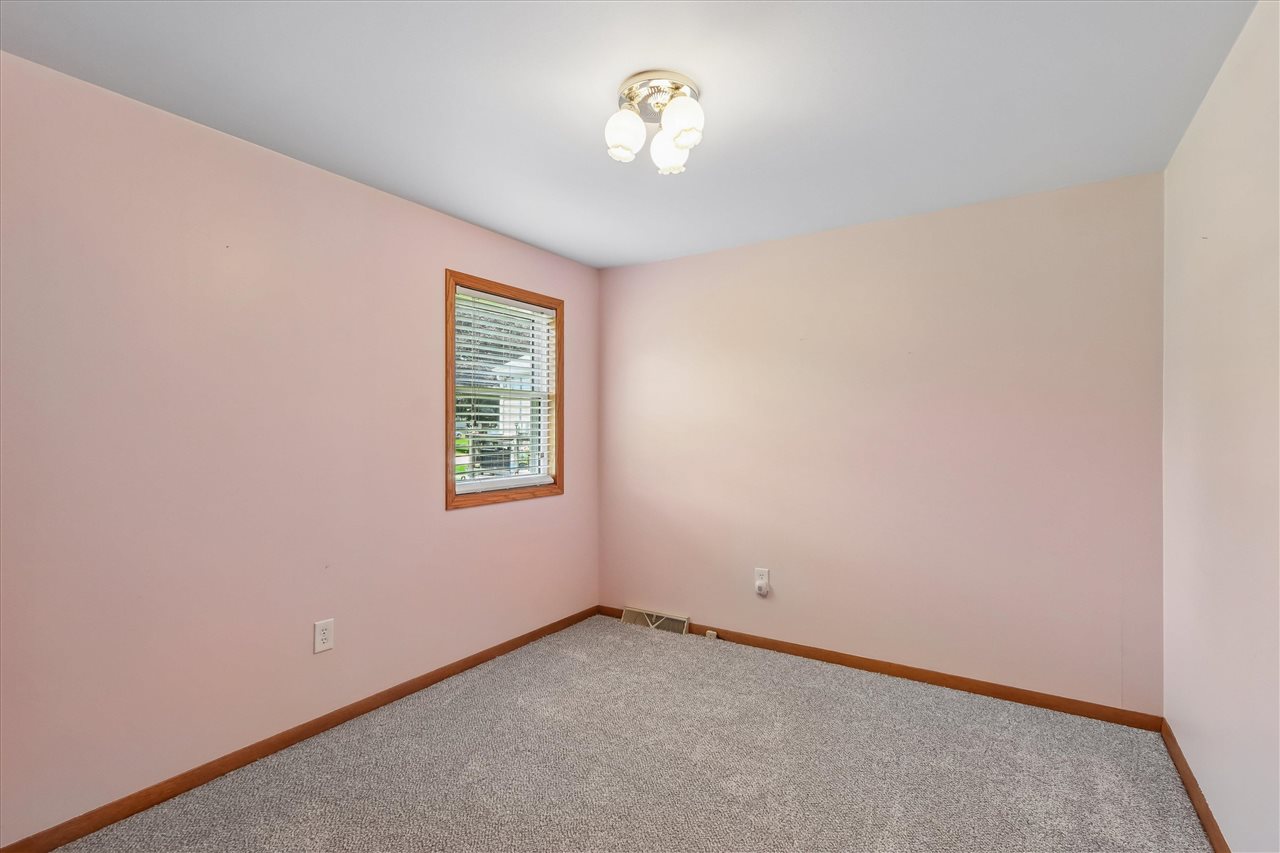 1125 Franklyn Avenue Marengo IA 52301