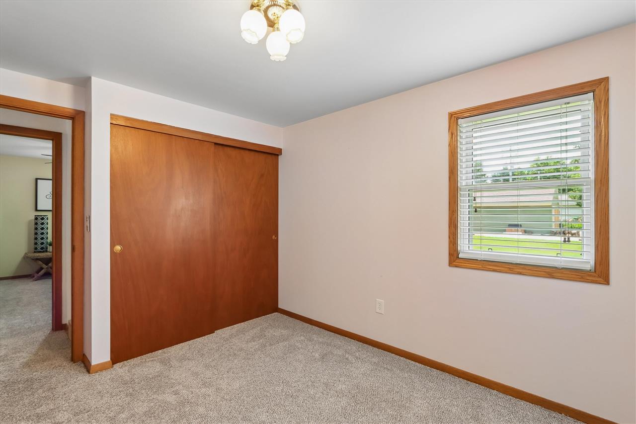 1125 Franklyn Avenue Marengo IA 52301