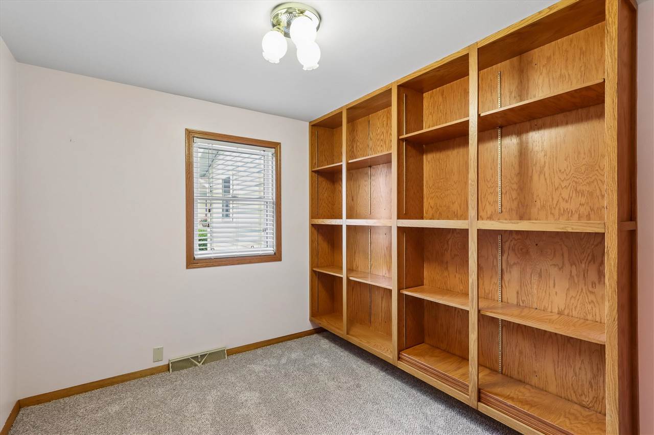 1125 Franklyn Avenue Marengo IA 52301