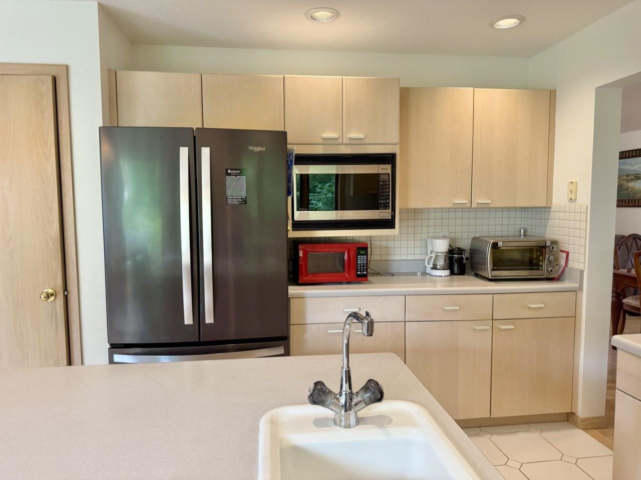 24 Samuel Drive Iowa City IA 52245