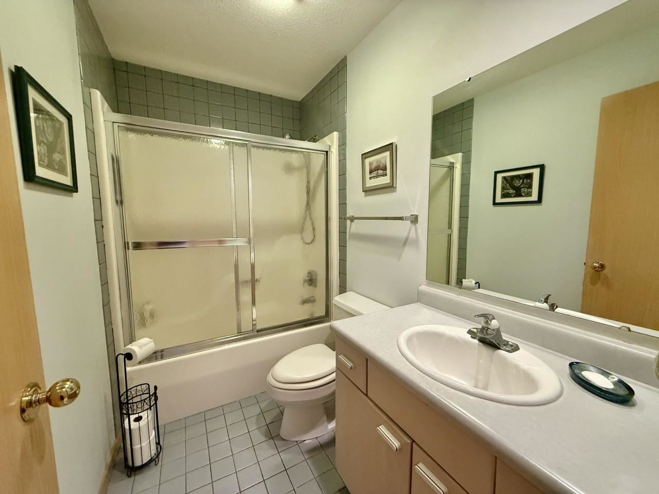 24 Samuel Drive Iowa City IA 52245