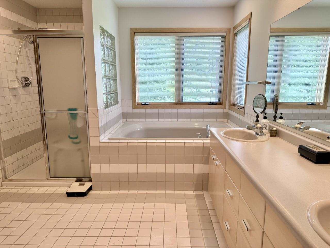 24 Samuel Drive Iowa City IA 52245