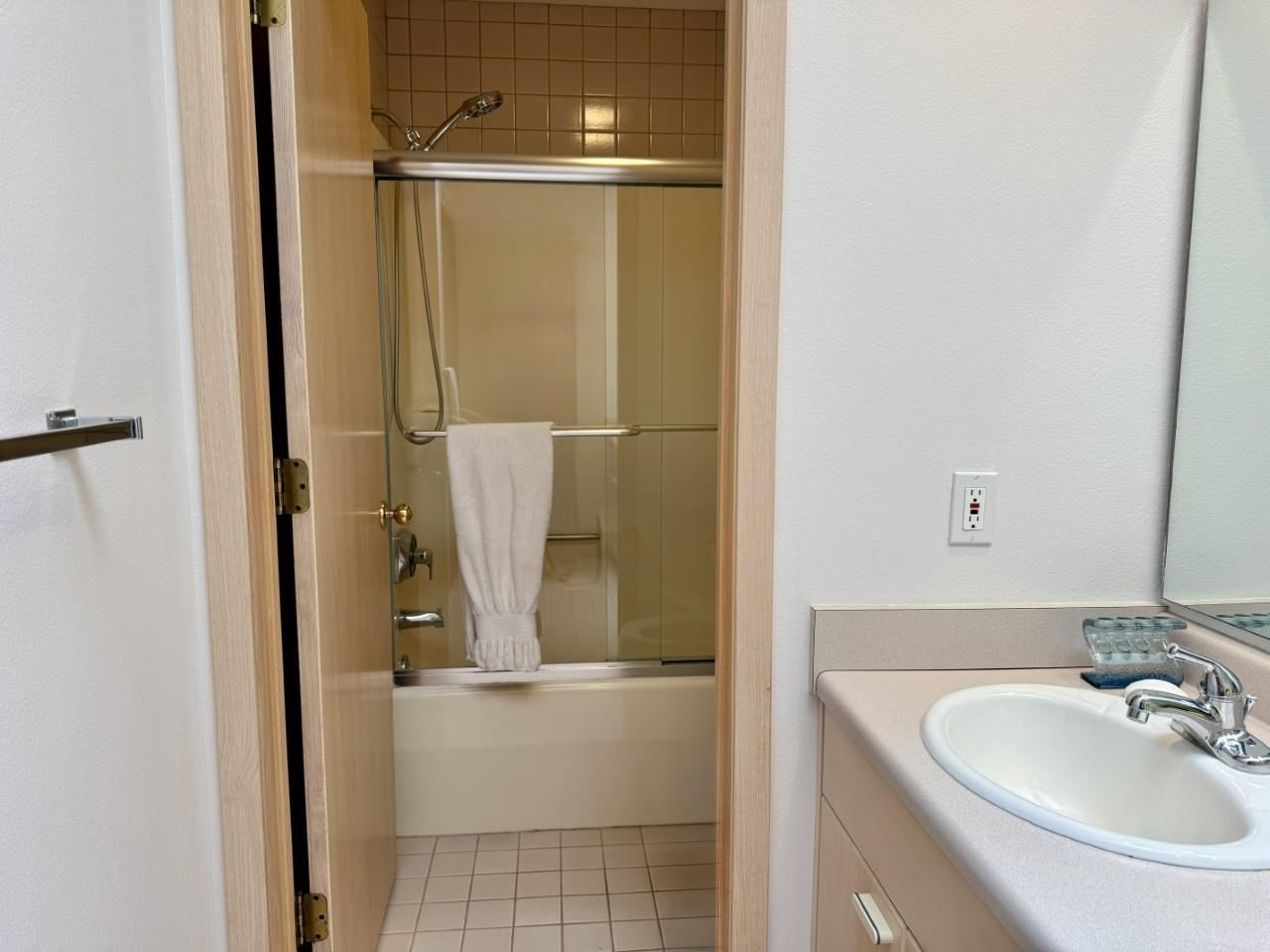 24 Samuel Drive Iowa City IA 52245