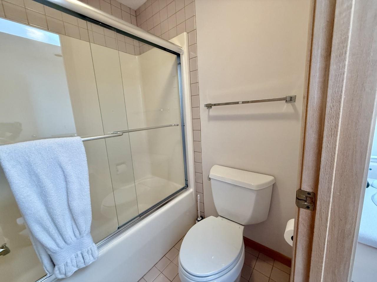 24 Samuel Drive Iowa City IA 52245