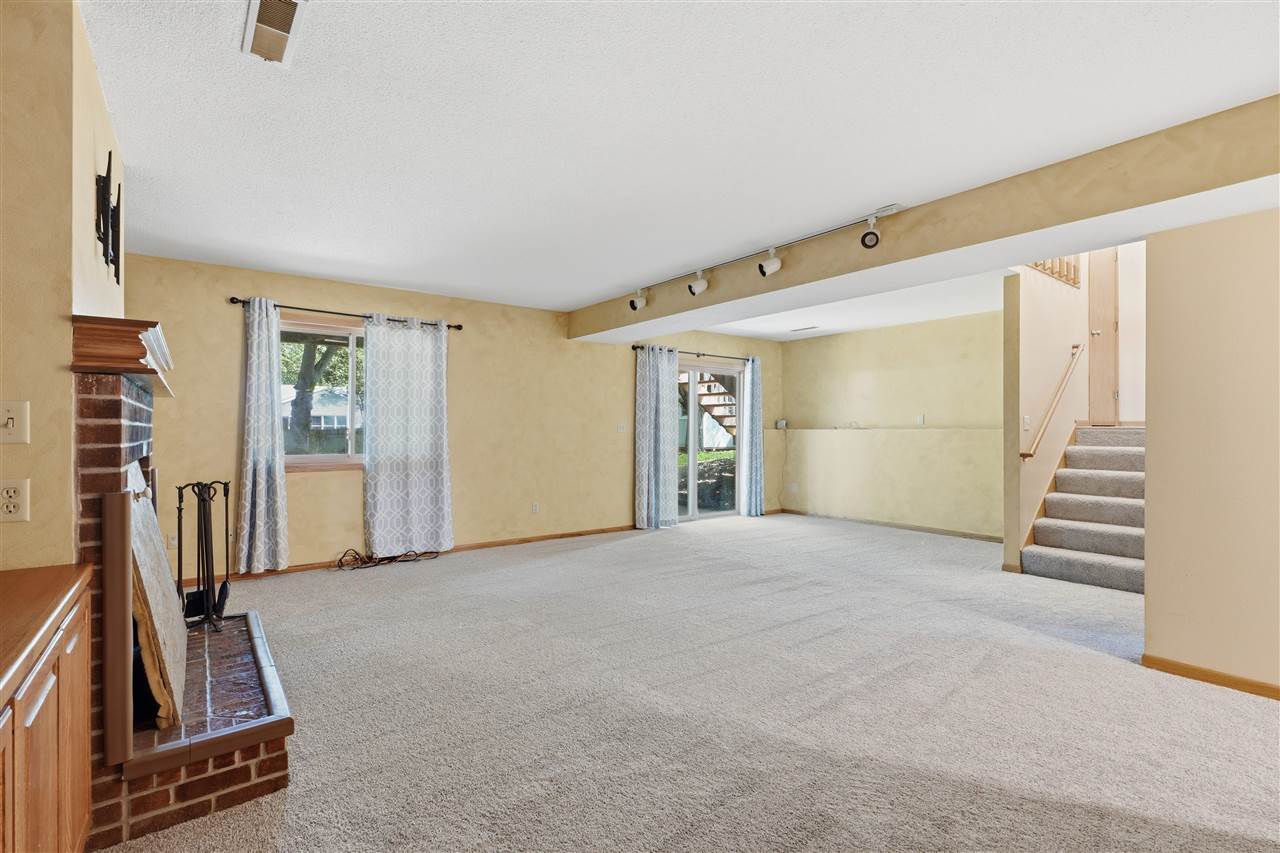 2230 Hazel Court Iowa City IA 52240