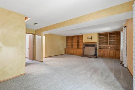2230 Hazel Court Iowa City IA 52240