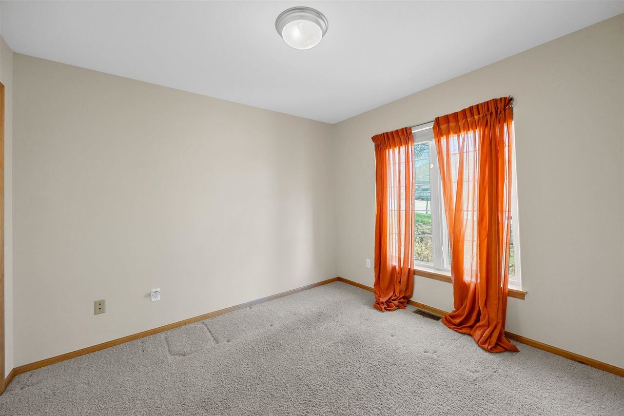 2182 Port Talbot Place Coralville IA 52241