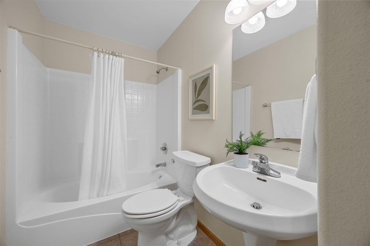 2182 Port Talbot Place Coralville IA 52241