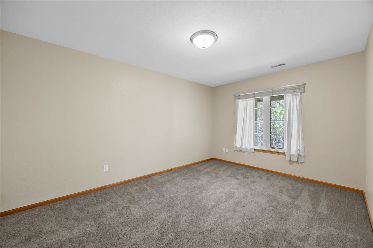 2182 Port Talbot Place Coralville IA 52241