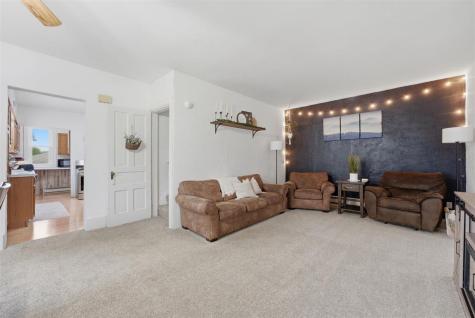 206 E Main Street Wayland IA 52654