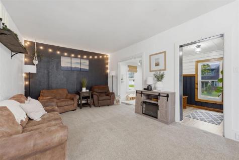 206 E Main Street Wayland IA 52654