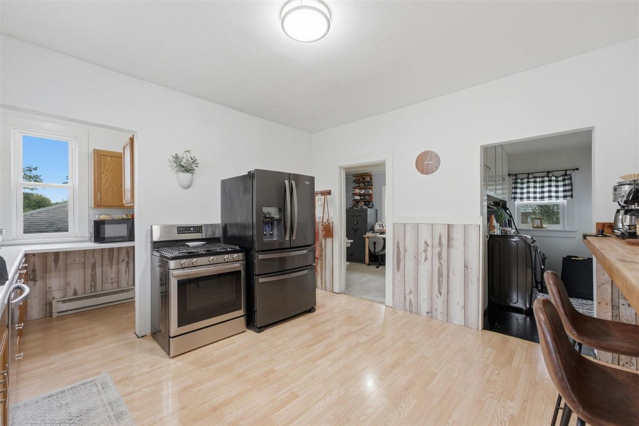 206 E Main Street Wayland IA 52654