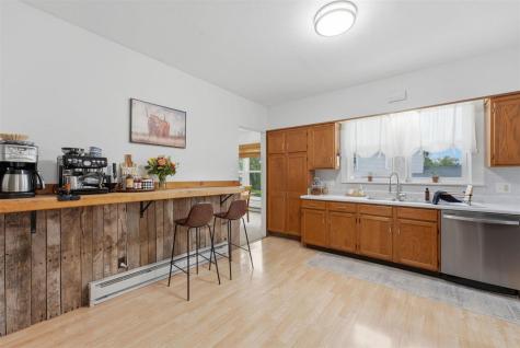 206 E Main Street Wayland IA 52654