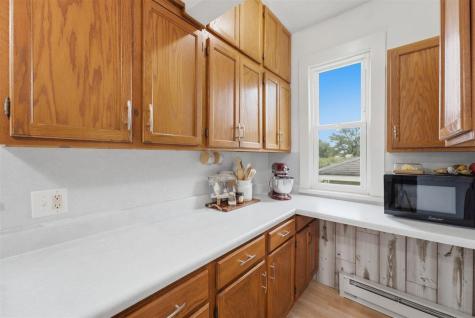 206 E Main Street Wayland IA 52654
