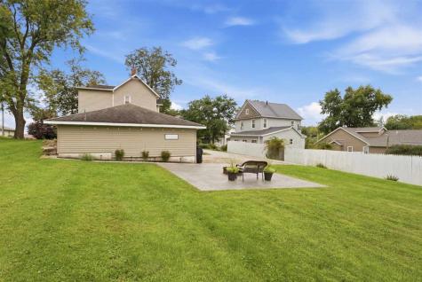 206 E Main Street Wayland IA 52654