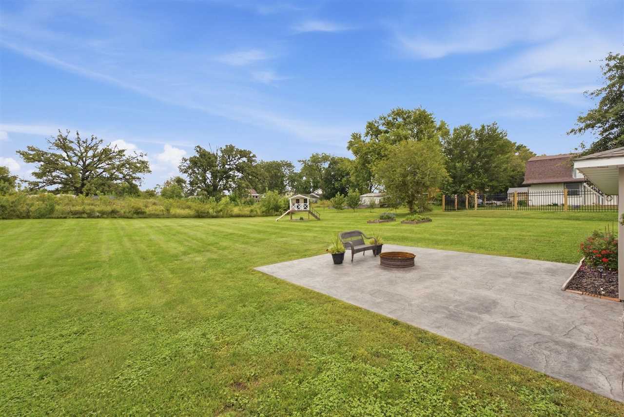 206 E Main Street Wayland IA 52654