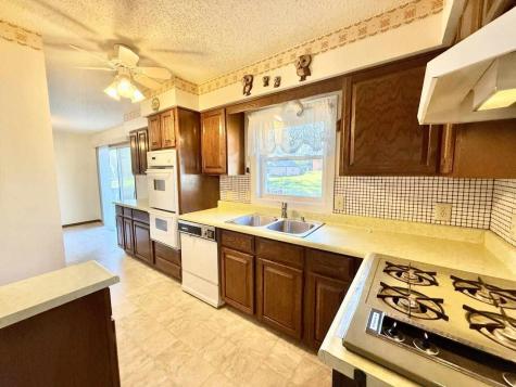 709 14th Street Wellman IA 52356