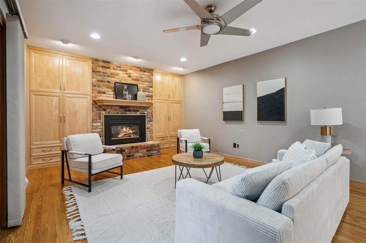 2259 Cae Drive Iowa City IA 52246