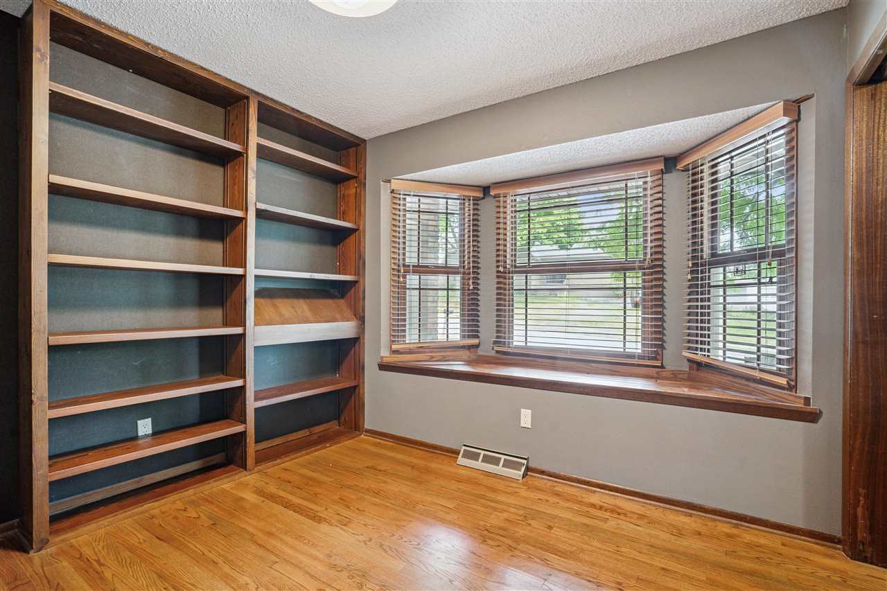 2259 Cae Drive Iowa City IA 52246
