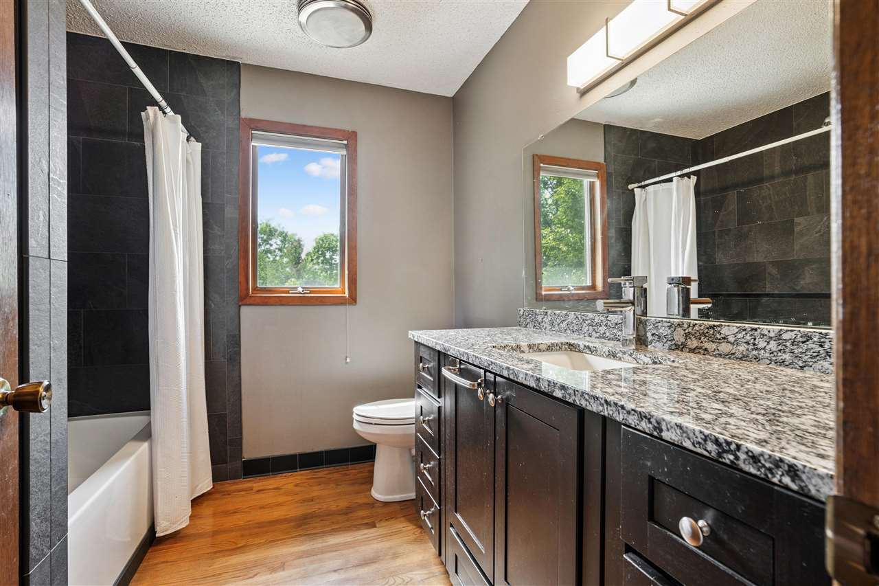 2259 Cae Drive Iowa City IA 52246