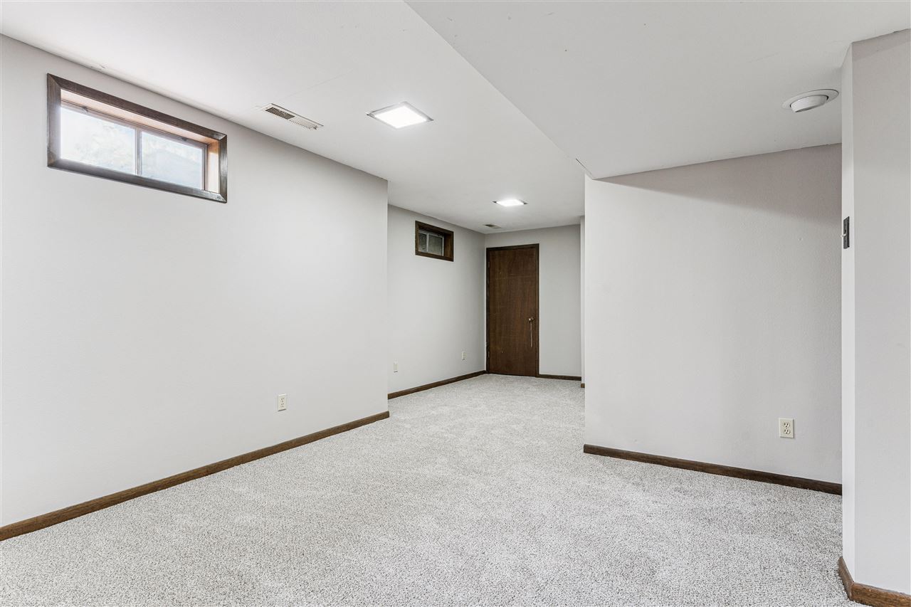 2259 Cae Drive Iowa City IA 52246