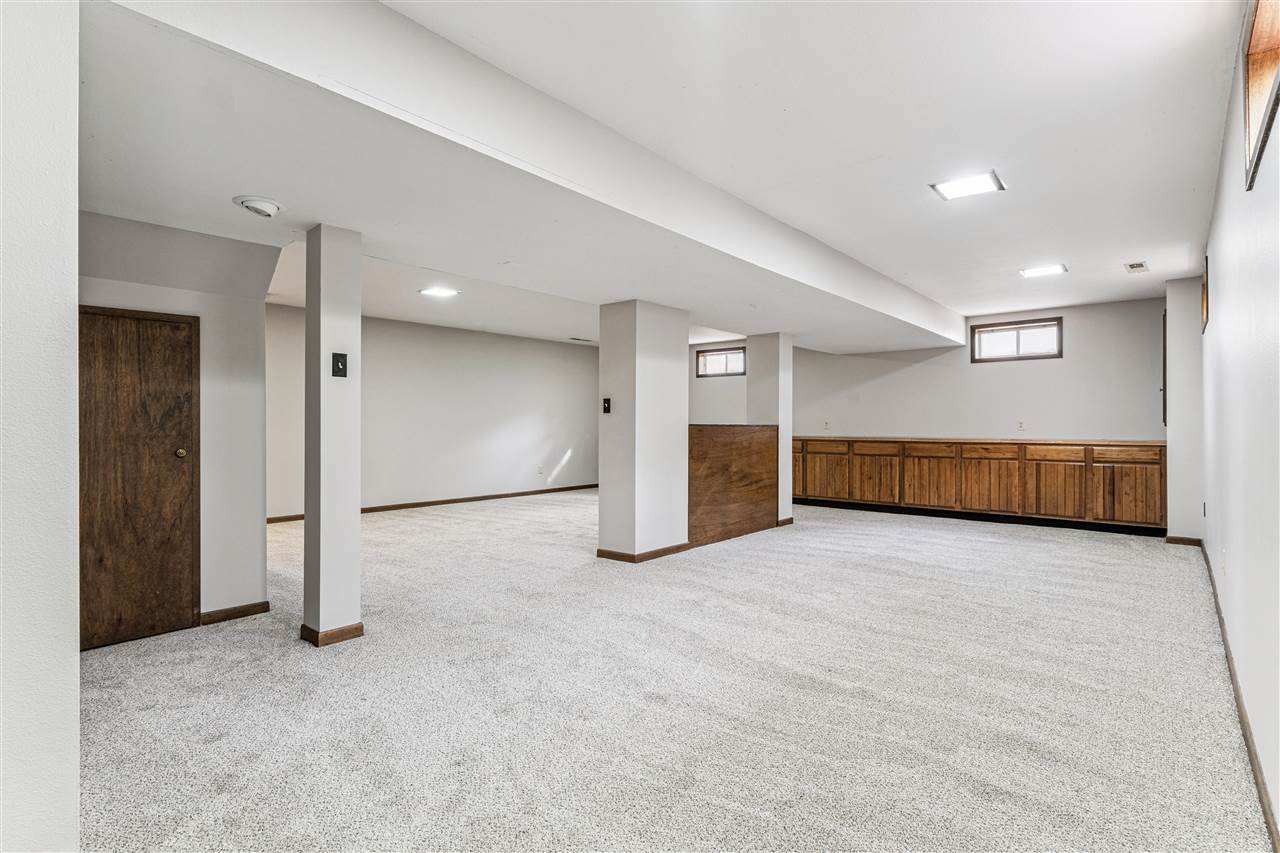 2259 Cae Drive Iowa City IA 52246